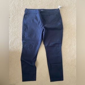 Old Navy pixie pants, navy